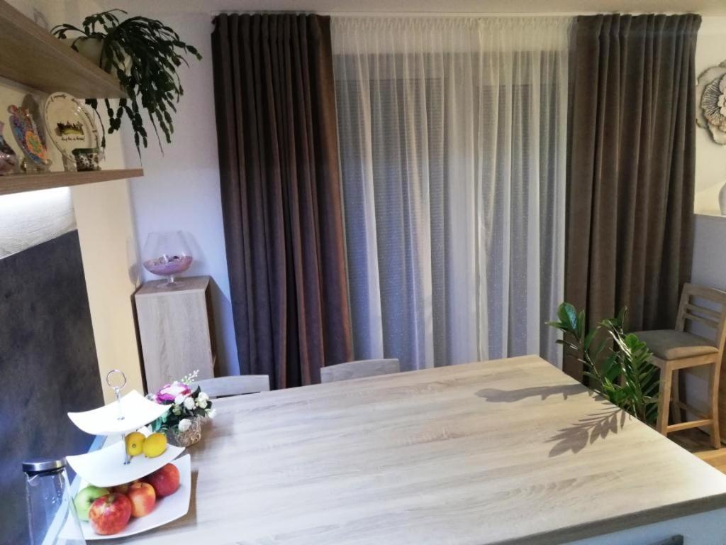 Galeria Stastie Leilighet Senec Eksteriør bilde