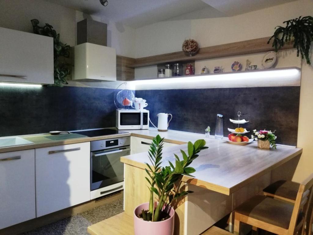 Galeria Stastie Leilighet Senec Eksteriør bilde